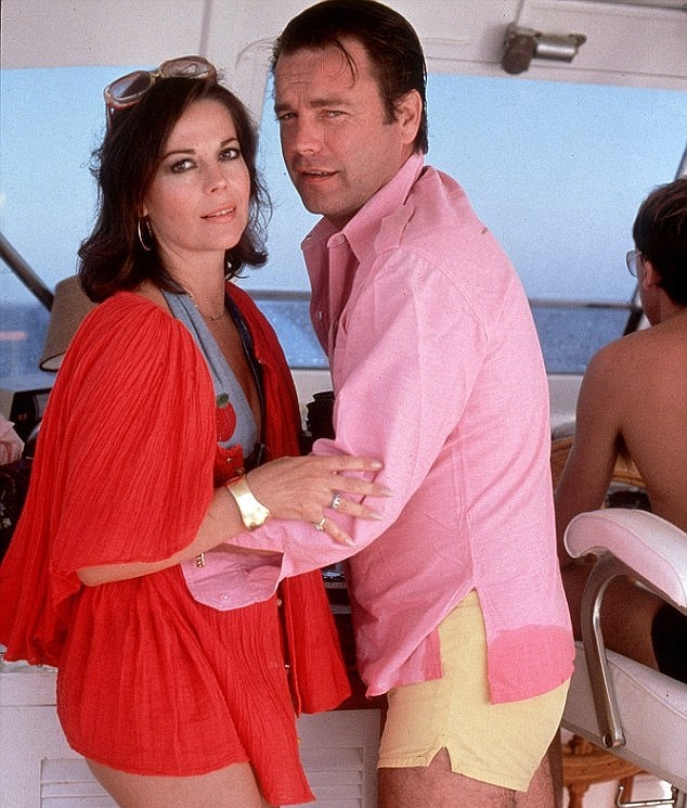 Natalie Wood and her husband Robert Wagner aboard their yacht in 1978. Wood actually married Wagner twice, and the couple had 1 child together. In fact, Wood left her second husband, Richard Gregson (1 child) to remarry her first husband Wagner. Both actors had strong careers, with Wood being a huge star for a while.