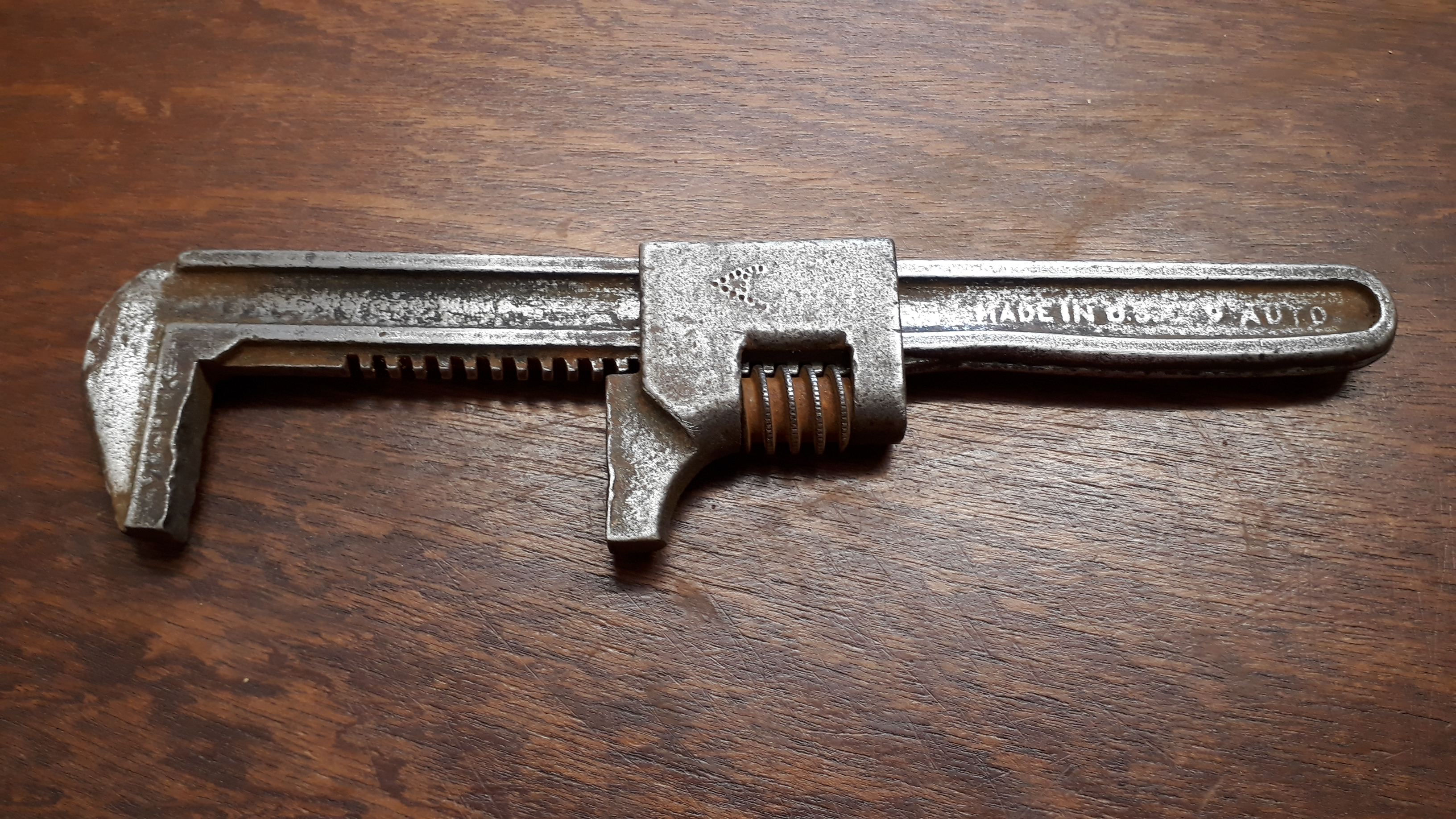 guy-creates-a-knife-wrench-out-of-an-old-monkey-wrench-ftw-gallery