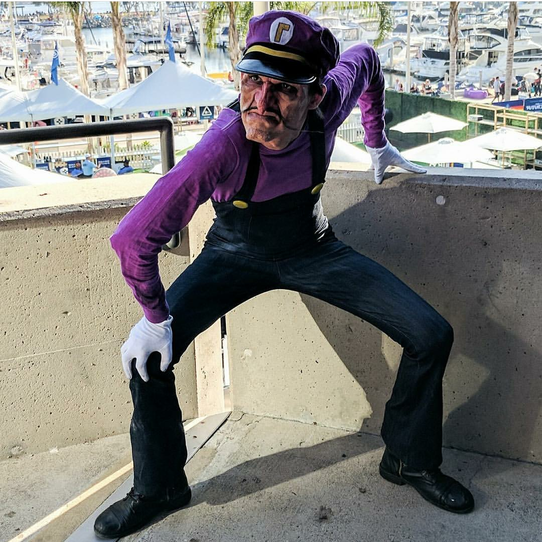 gaming waluigi cosplay meme - Sr