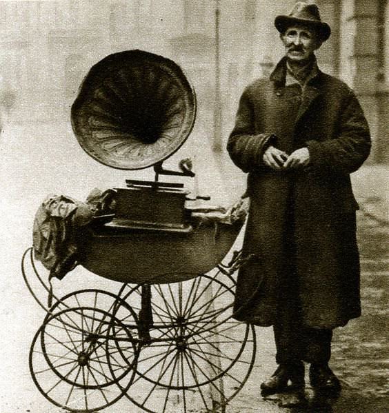Street gramophone player, London 1920s.