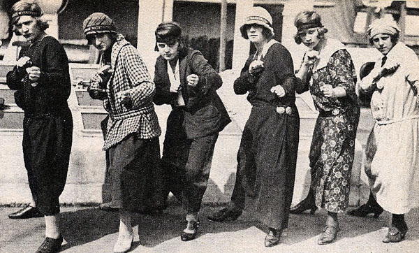 Real women boxers show off their fighting stance for a picture in Chicago, US in 1928.