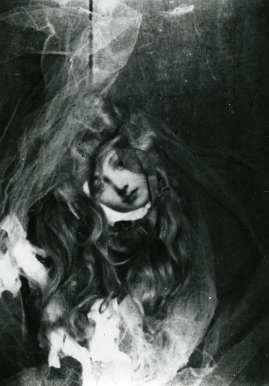 45 Creepy Vintage Images That Will Give You At Least A Few Nightmares