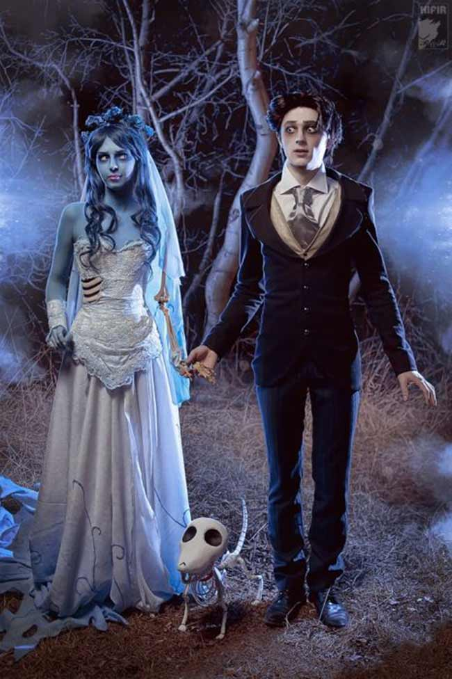 Cosplay of undead couple