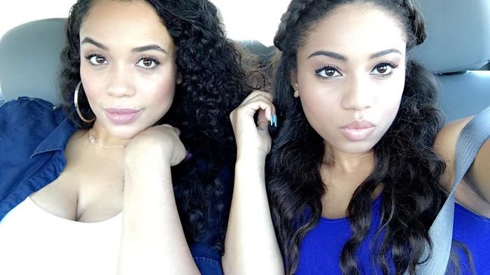 15 Photos Of Daughters That Look Exactly Like Their Mothers