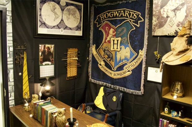 Teacher Changes His Class Room Into Something Straight Out Of Harry Potter