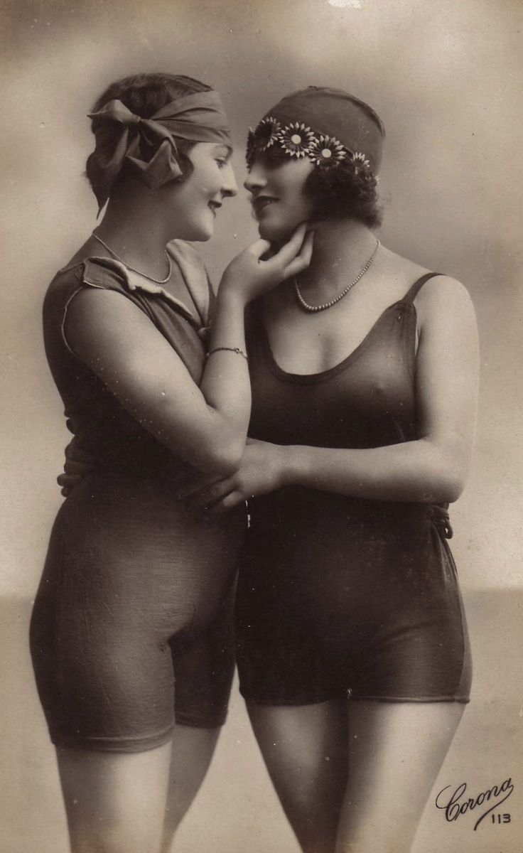 A lesbian couple pose for an artistic picture somewhere in France in 1920. Their names and the artist is unknown. For clarification, Corona re-released numerous vintage pictures but is not the actual photographer.