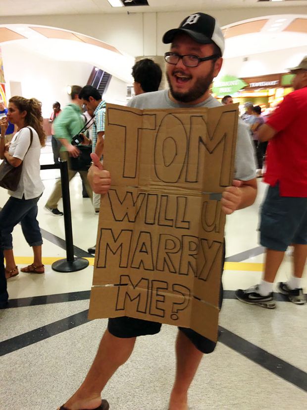 19 Airport Greeting Signs That Will Make You Laugh