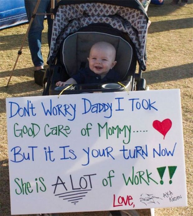 19 Airport Greeting Signs That Will Make You Laugh