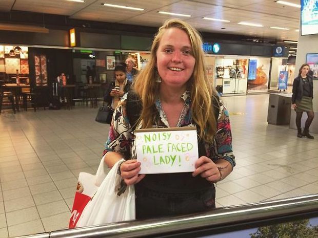 19 Airport Greeting Signs That Will Make You Laugh