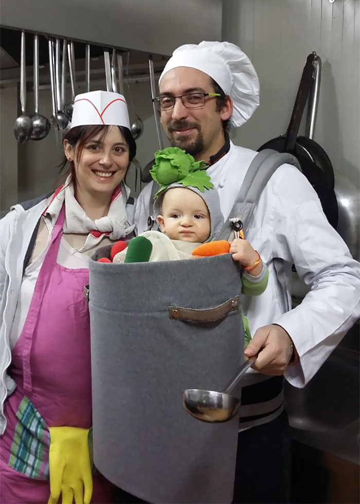 23 Parents Who Know How To Make Costumes For The Whole Family, Just In time For Halloween.