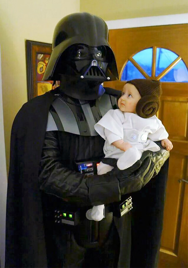 23 Parents Who Know How To Make Costumes For The Whole Family, Just In time For Halloween.