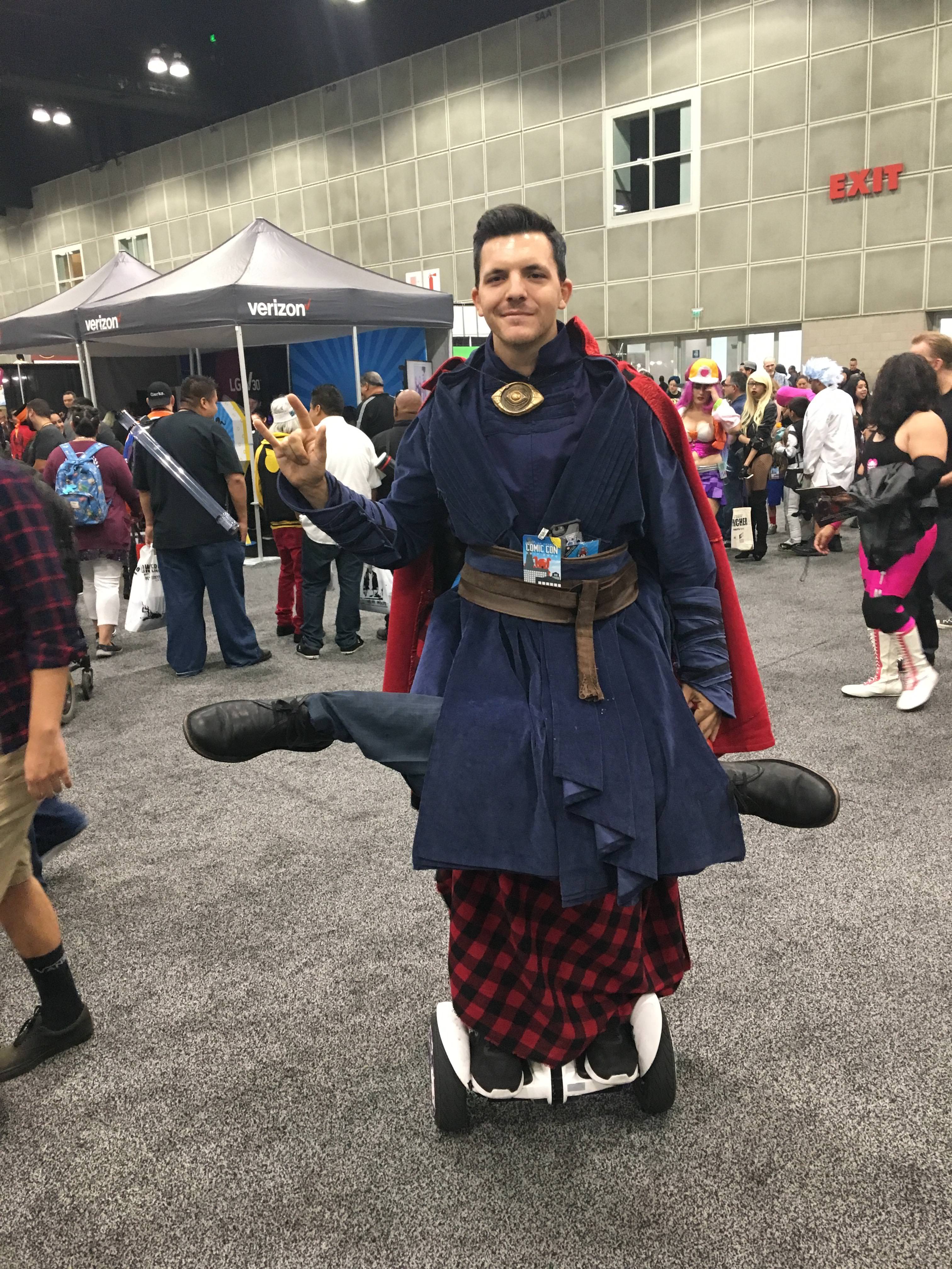 24 Awesome Photos From L.A. Comic Con 2017