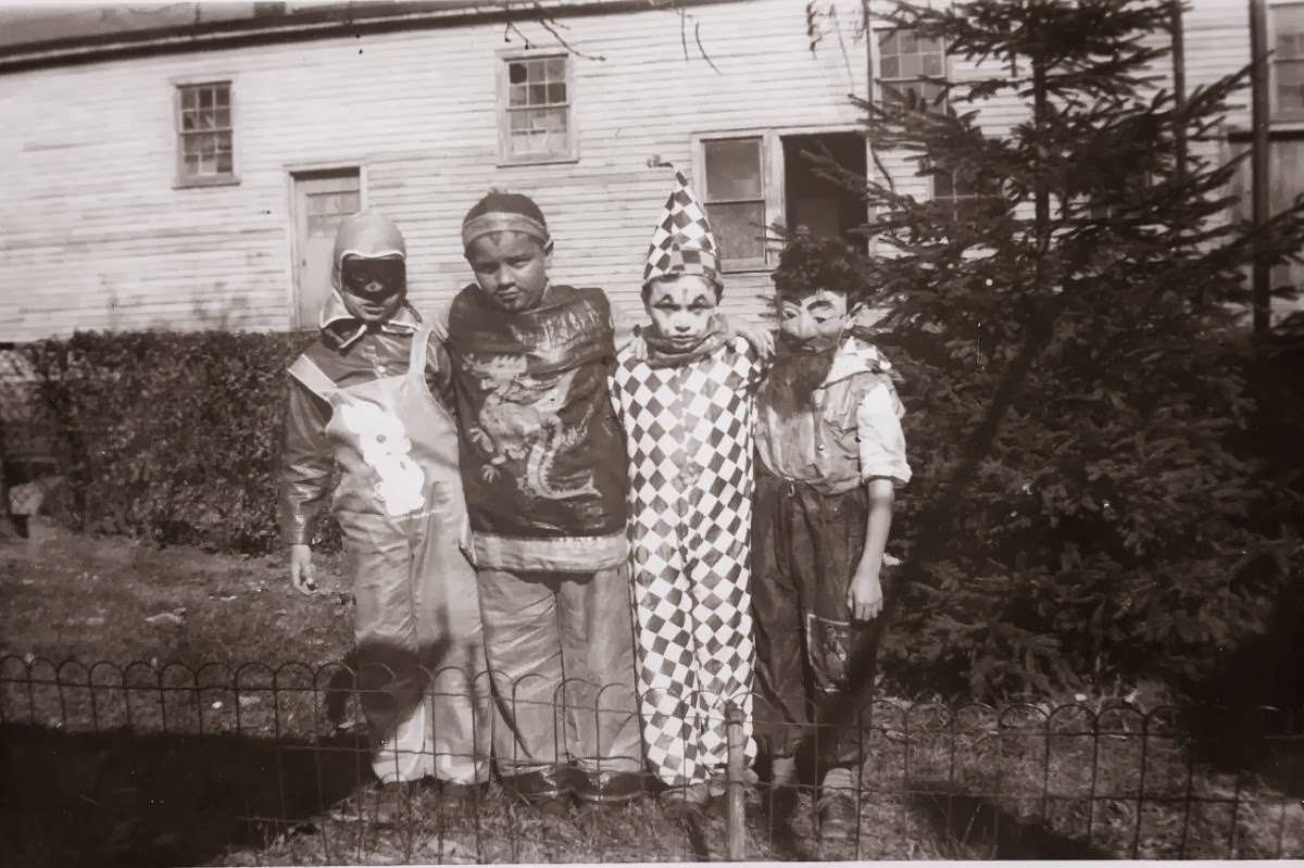 kids old halloween costumes