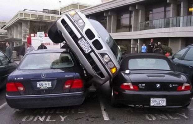 parking crash - INNE576 38520GP