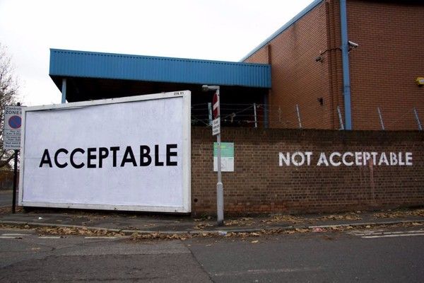 10 Ironic Messages Someone Left On The Streets