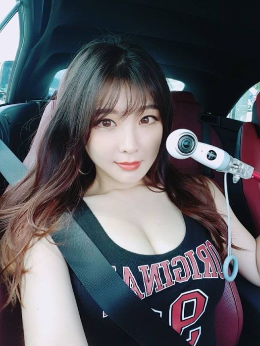 Young Korean Teacher Is Getting A Lot Of Attention On Instagram