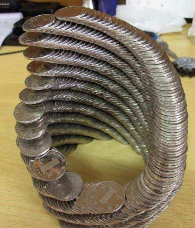 22 Oddly Satisfying Pics Of Coin Structures