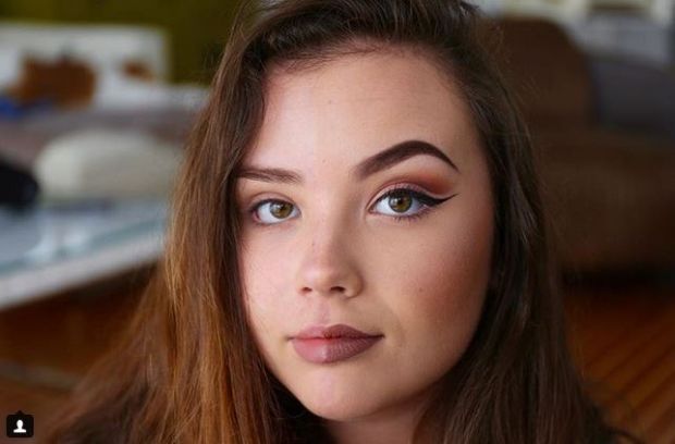 Makeup-Nomakeup Is A New Viral Trend For Women