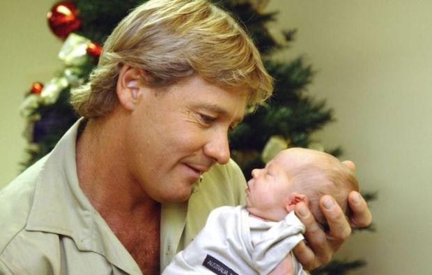 Steve Irwin with his newborn son, December 2003.