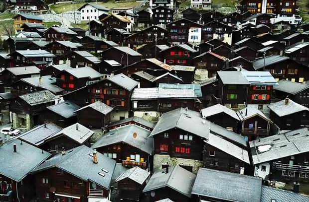 The Alpine hamlet of Albinen is so desperate for new residents that it has voted to offer $70,000 for a family of four to settle in the southern Swiss community.