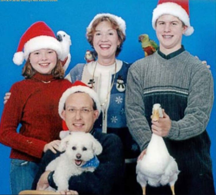 21 Awkward Family Photos That Will Crack You Up