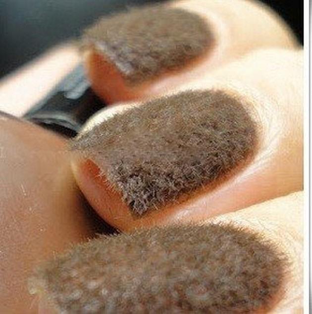 hairy fingernails