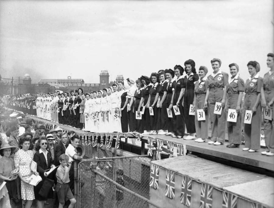 A huge Miss War Worker competition in Toronto, Canada, 1942
