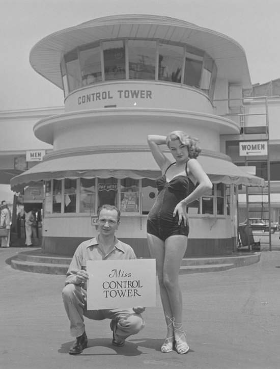 Los Angeles, 1951. The Muller Brothers auto shop held a beauty pageant in honor of their 3 millionth car wash, picking winners for each branch of their business. The following couple of pics are from that contest.
