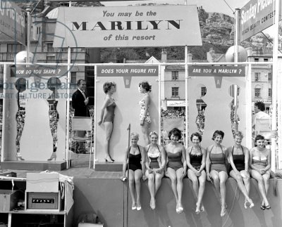 A Marilyn Monroe-lookalike test at a resort, 1958