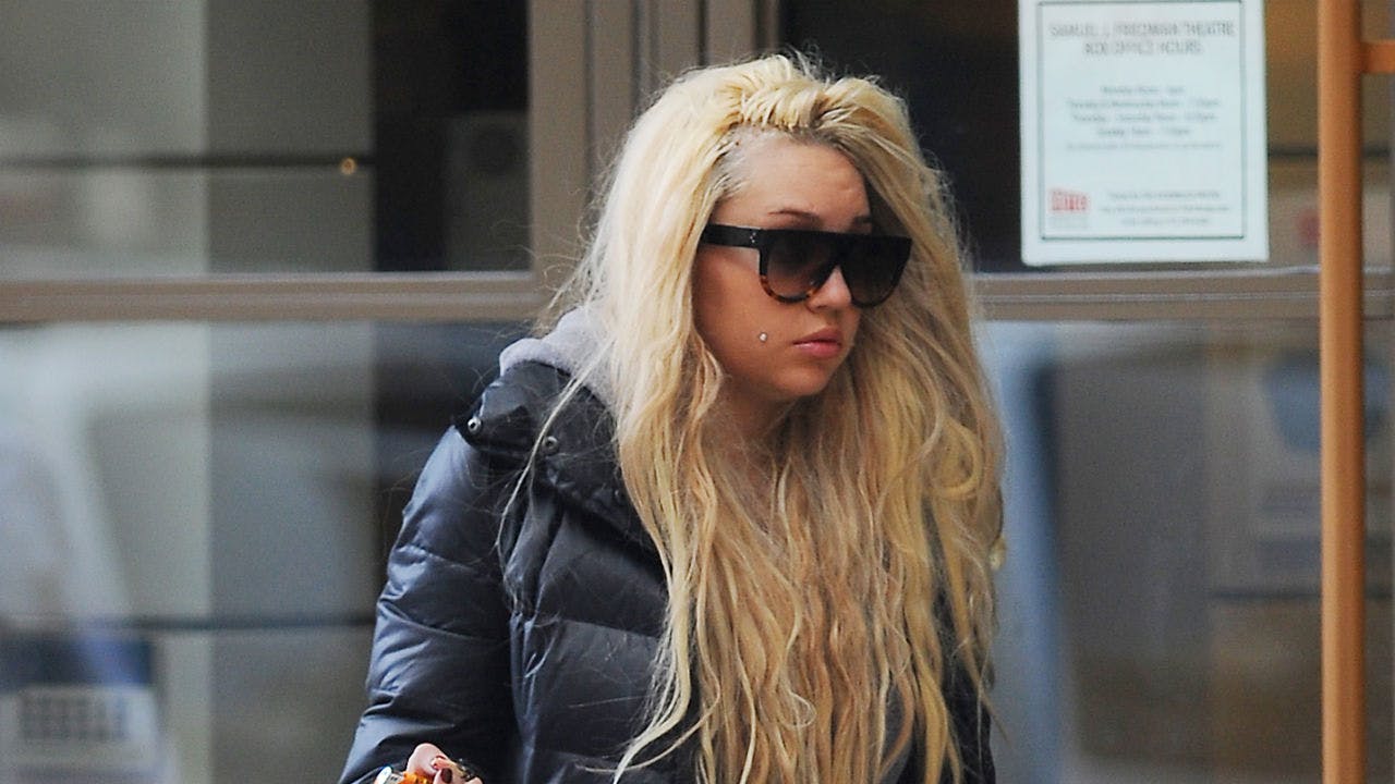 Amanda Bynes. You need a valid form of photo identification to fly. (That’s true even if you’re famous enough that lots of people would recognize you.) Amanda Bynes found that out the hard way in 2013, when the crew wouldn’t let her get on a flight without an ID. The actress reportedly told the pilot to Google her. No surprise that the airline still wouldn’t allow her on the plane.