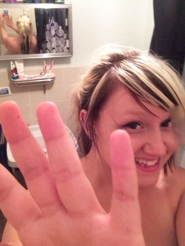 25 Pics Of People Who Should've Checked Their Backgrounds Before Talking A Photo