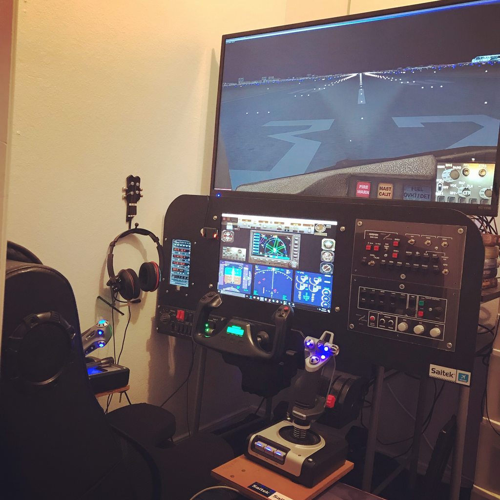 set up monitor flight simulator