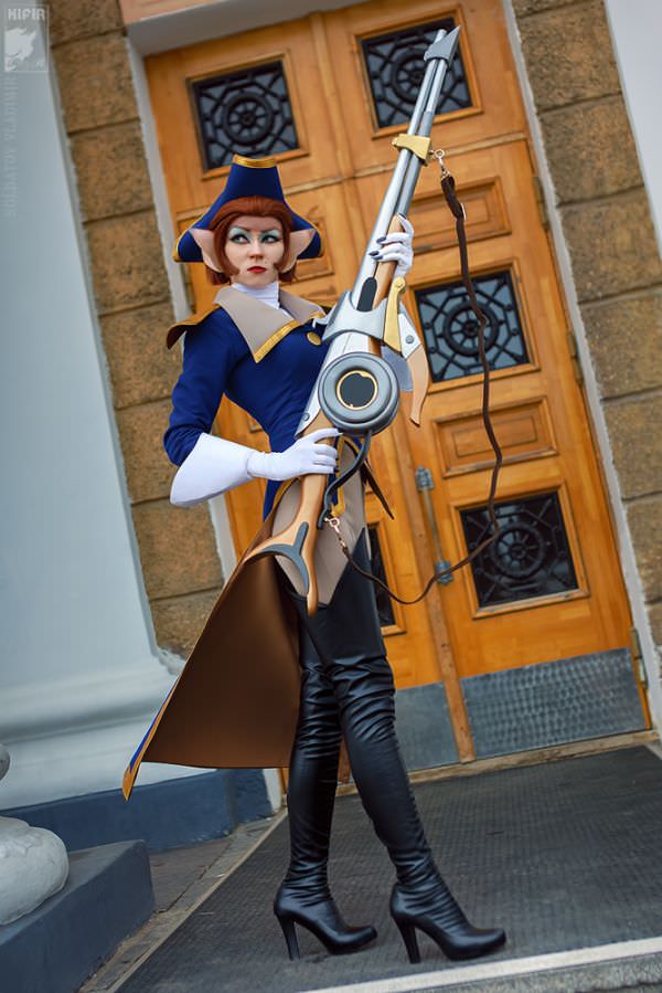 cosplay captain amelia