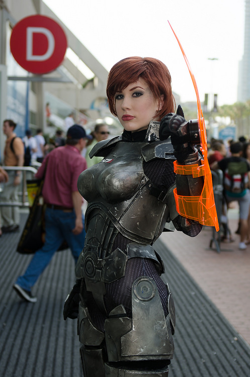 femshep cosplay