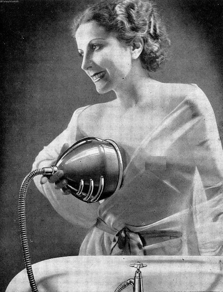 A breast washer from France, 1930s.
