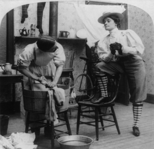 A couple in England swap gender roles in 1901.