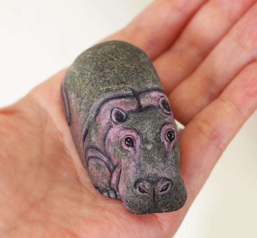 animal stone painting