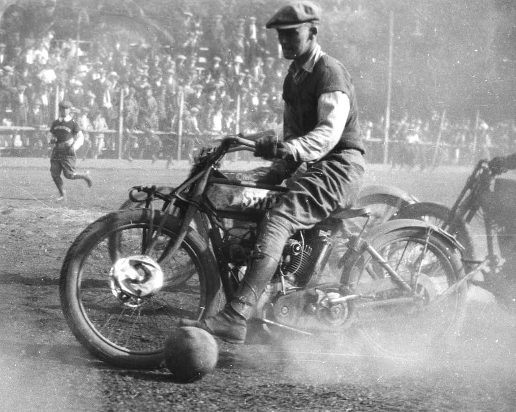 The Oakland Motorcycle Club playing motorcycle football (soccer) in Oakland, CA, US in 1924.