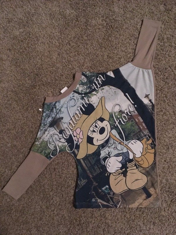 28 People Share Their Most WTF Thrift Shop Finds