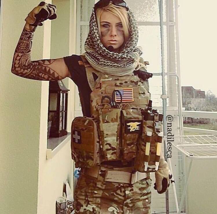 funny gaming memes - rainbow six siege valkyrie cosplay