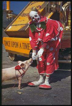 19 Creepy Circus Photos That Might Make You Afraid Of Clowns