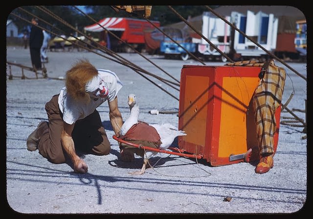 19 Creepy Circus Photos That Might Make You Afraid Of Clowns