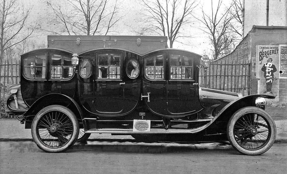 One of the original limousines in France, 1910.