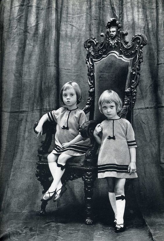 Sisters pose in a rather creepy manor somewhere in the US, 1934.