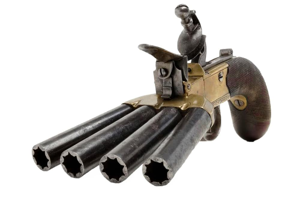 Duckfoot gun- shot in many directions. Country of origin: US 1700s. The weapon was designed to shoot at several people at one time and was especially useful for bank guards, jailmen and ship captains who could be attacked from several people at the same time. But it was not effective, since the shots often just hurt the opponent instead of killing him. The bullets also tended to ricochet, so the shooter was sometimes injured himself.