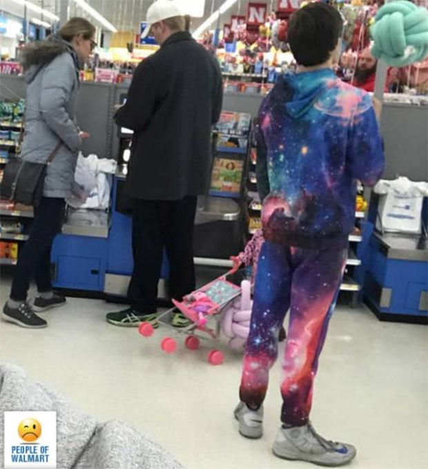 27 Photos That Could've Been Taken Only In Walmart