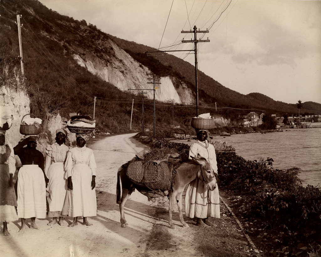 Women pose for a picture somewhere in Jamaica, 1901.
