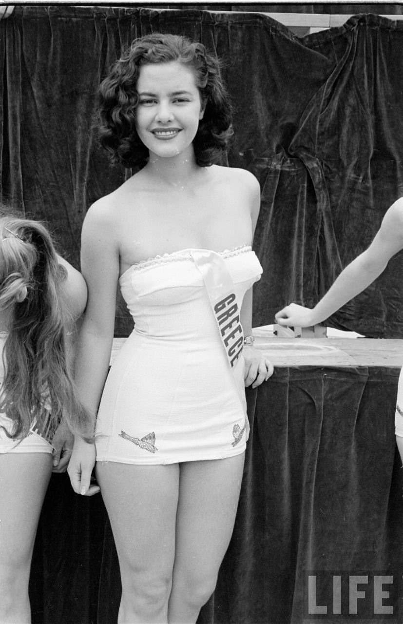 21 Historical Photos Of 1952 Beauty Pageants To Pique Your Interest