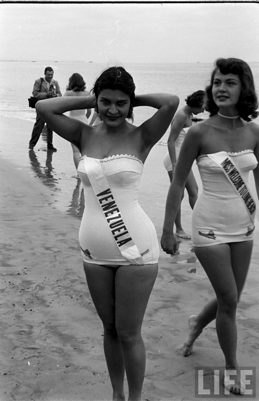 21 Historical Photos Of 1952 Beauty Pageants To Pique Your Interest