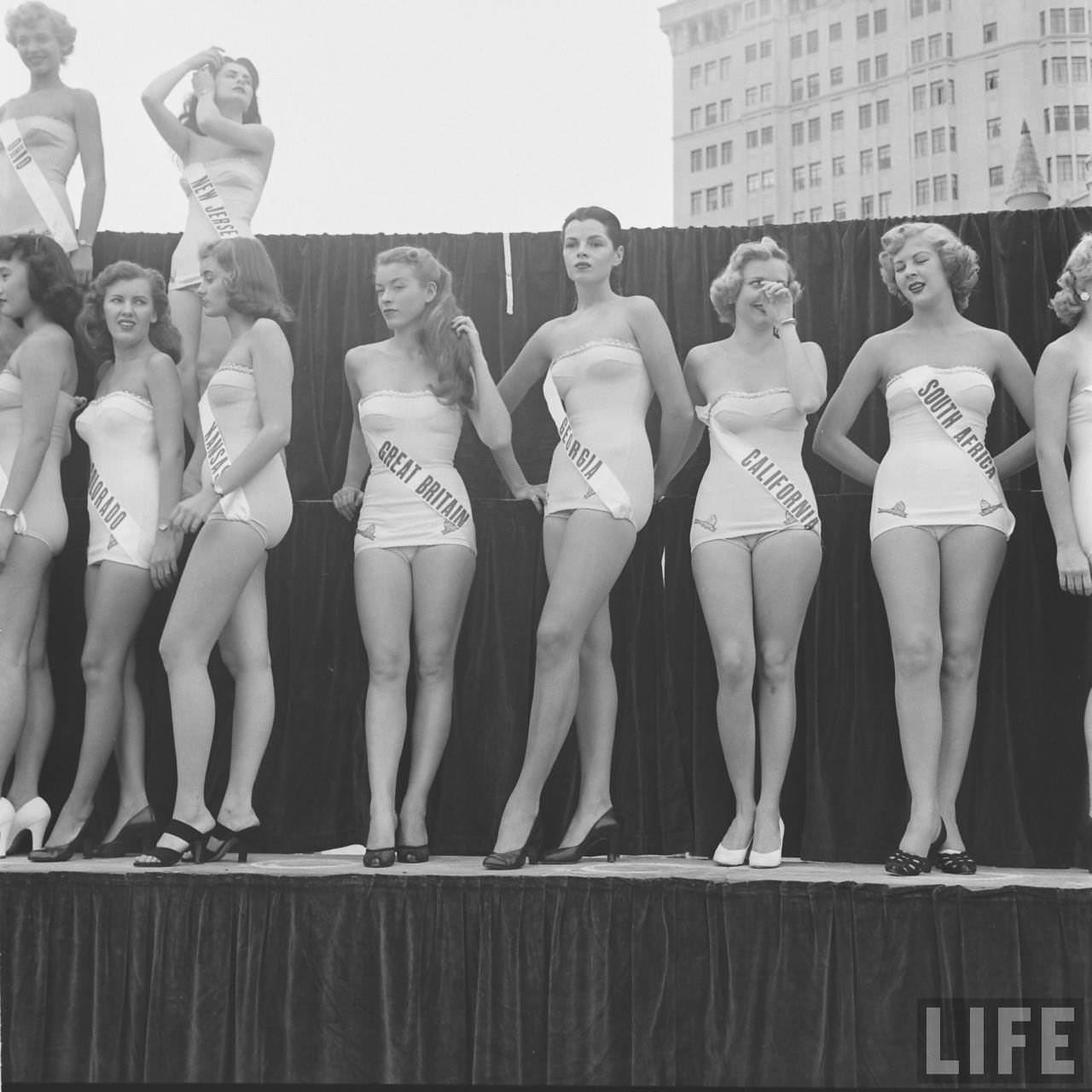 21 Historical Photos Of 1952 Beauty Pageants To Pique Your Interest